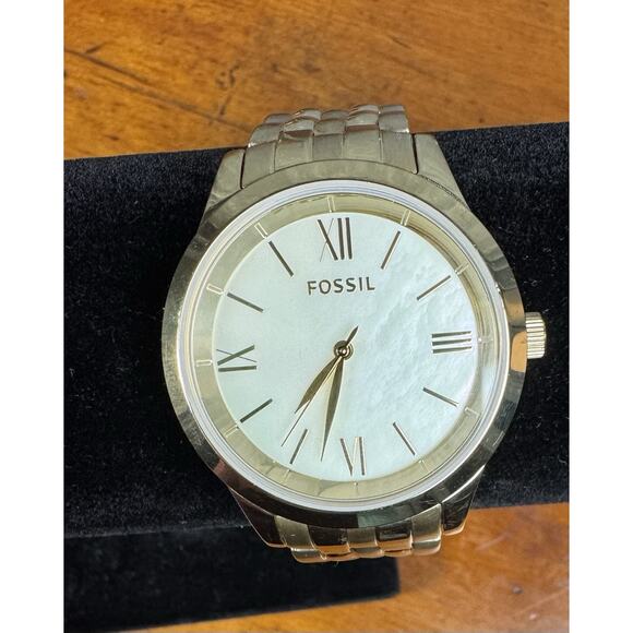 Fossil Woman's Gold-Tone BQ1757 Watch Mother of Pearl Dial Stainless Steel Roman - Picture 1 of 16